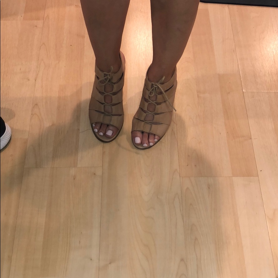 Hinge Wedge